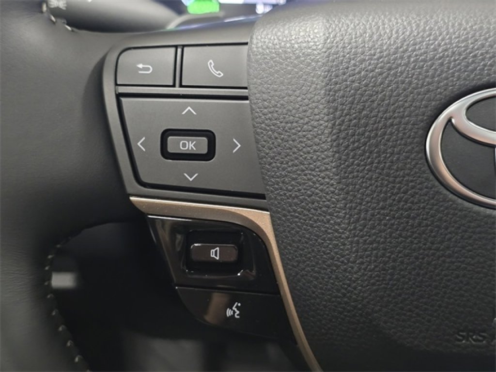 New 2025 Toyota Crown Signia image 31