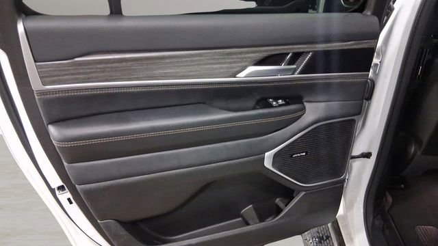 Used 2024 Jeep Wagoneer L Series II w/ Flexible Seating Group image 23
