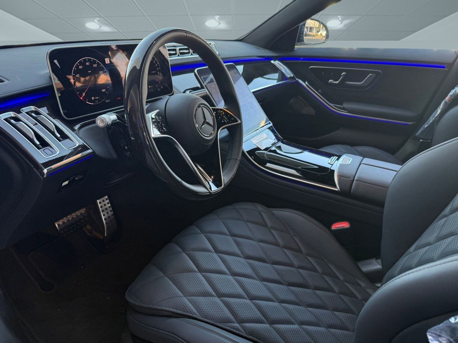 New 2026 Mercedes-Benz S 580e 4MATIC Sedan image 3