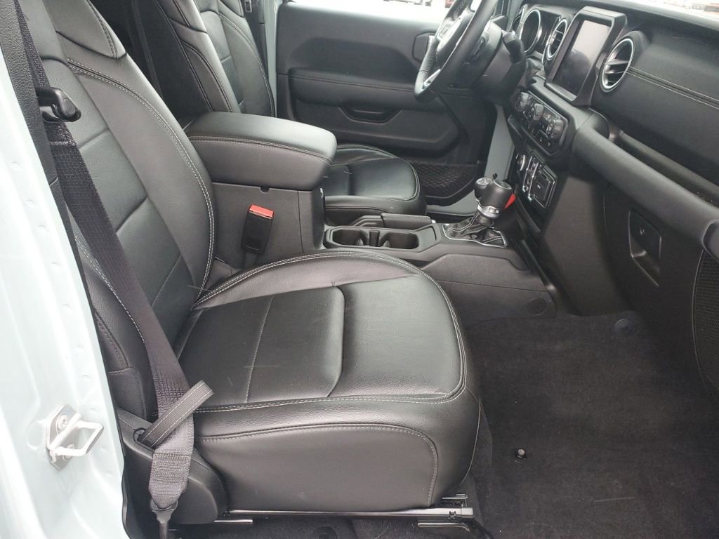 Used 2023 Jeep Wrangler Unlimited Sahara w/ Cold Weather Group image 28