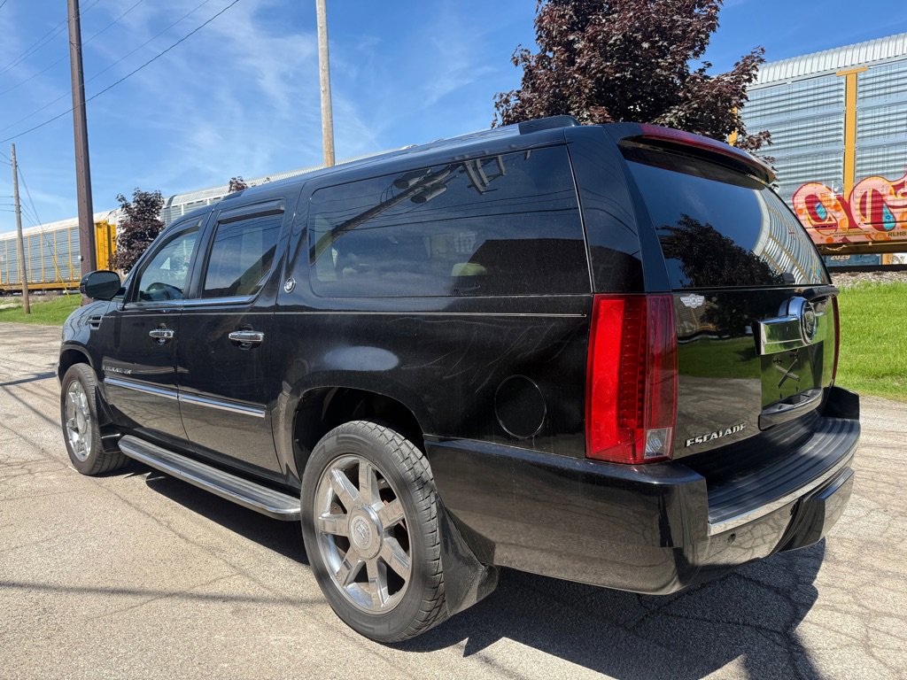 Used 2007 Cadillac Escalade ESV AWD image 5