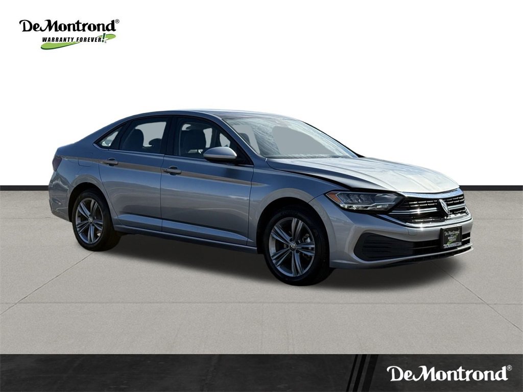 Used 2024 Volkswagen Jetta SE image 3