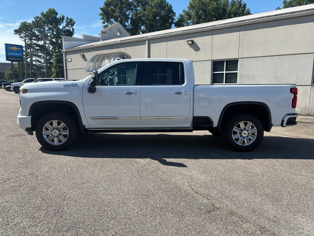 Used 2026 Chevrolet Silverado 2500 High Country w/ High Country Premium Package AWD/4WD image 6