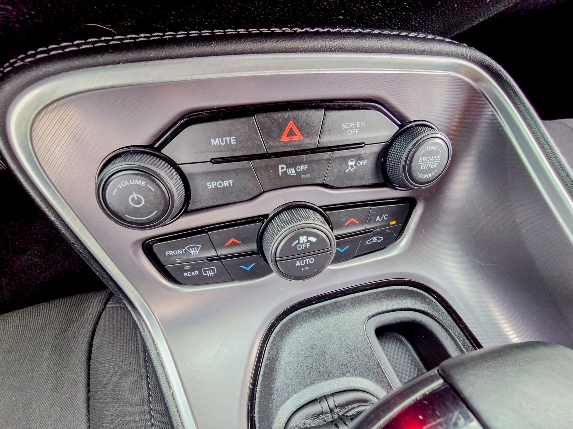 Used 2022 Dodge Challenger GT image 37