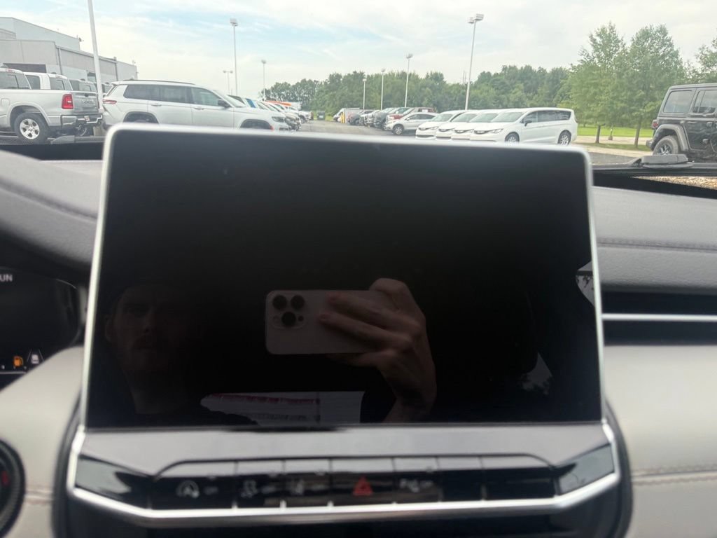 New 2026 Jeep Compass Limited w/ Sun, Sound & Navigation Group AWD/4WD image 24