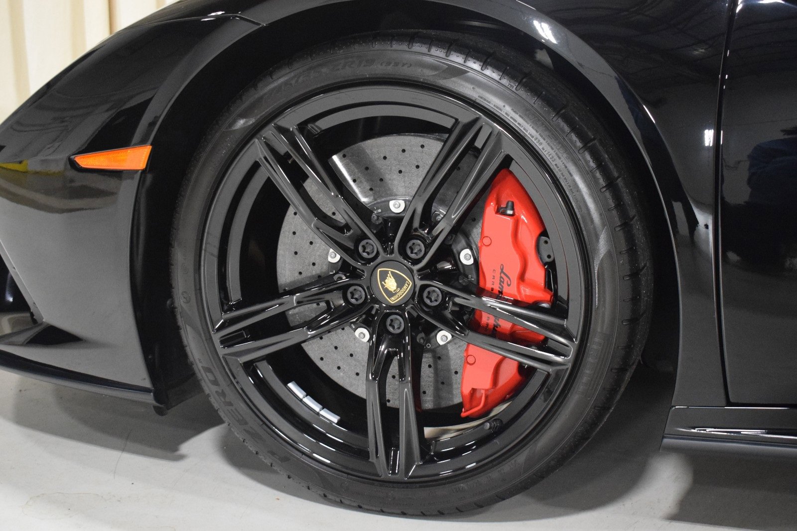 Used 2023 Lamborghini Huracan EVO image 5