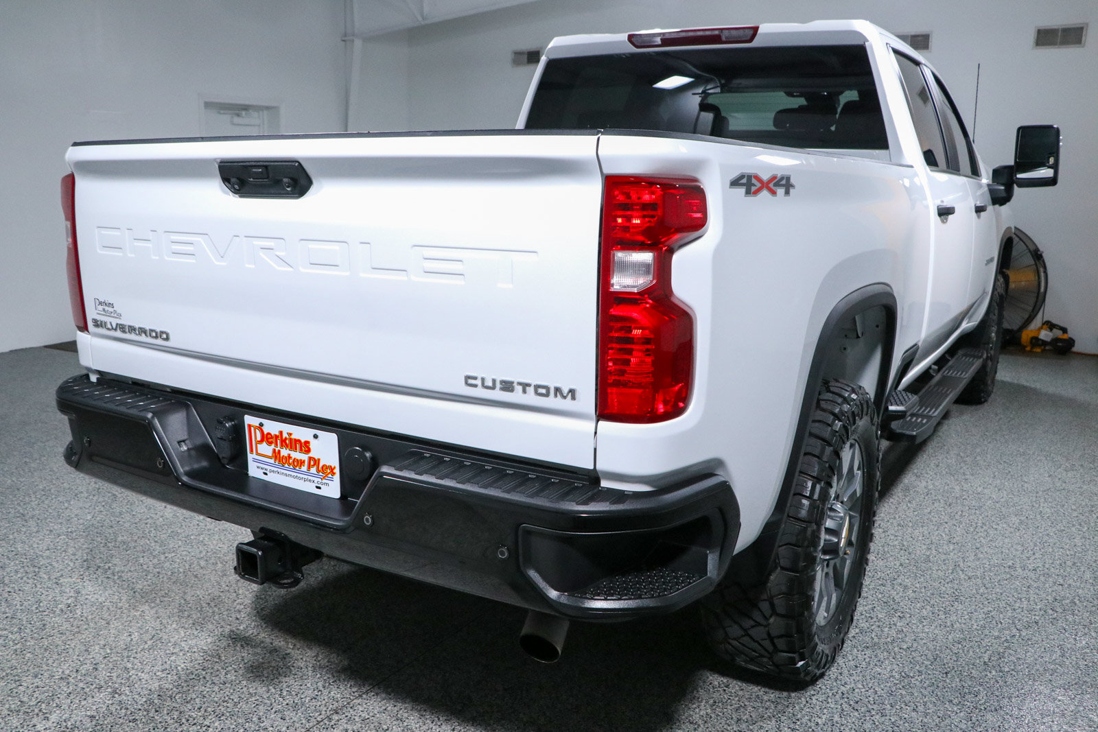 Used 2024 Chevrolet Silverado 2500 Custom w/ Custom Value Package AWD/4WD image 7