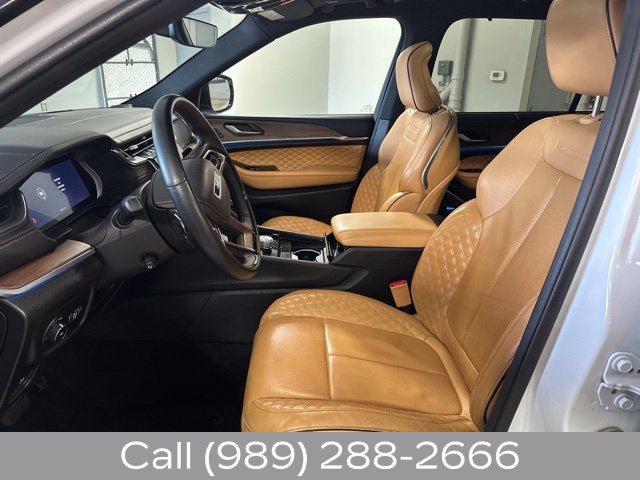 Used 2021 Jeep Grand Cherokee L Summit w/ Luxury Tech Group V AWD/4WD image 12