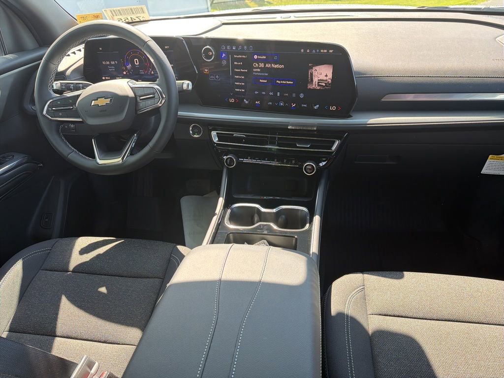 New 2026 Chevrolet Traverse LT w/ Driver Confidence Package AWD/4WD image 8