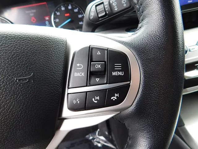 Used 2023 Ford Explorer XLT AWD/4WD image 23