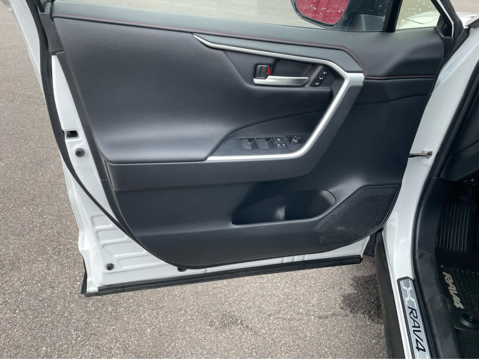 Used 2023 Toyota RAV4 XSE w/ Premium Package image 12