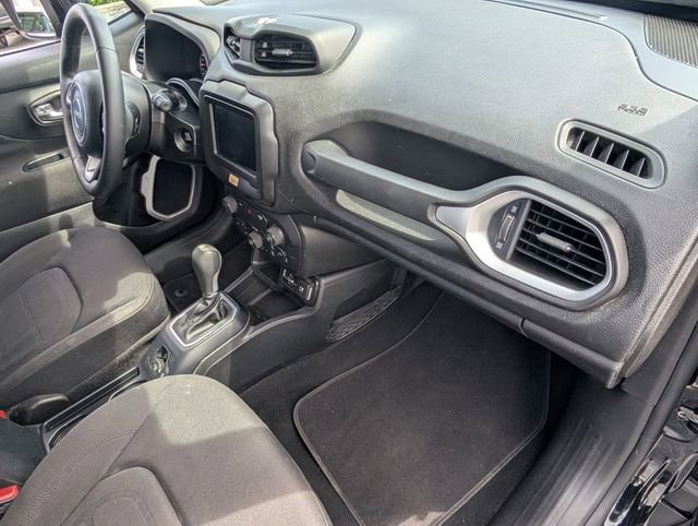Used 2019 Jeep Renegade Latitude FWD image 19