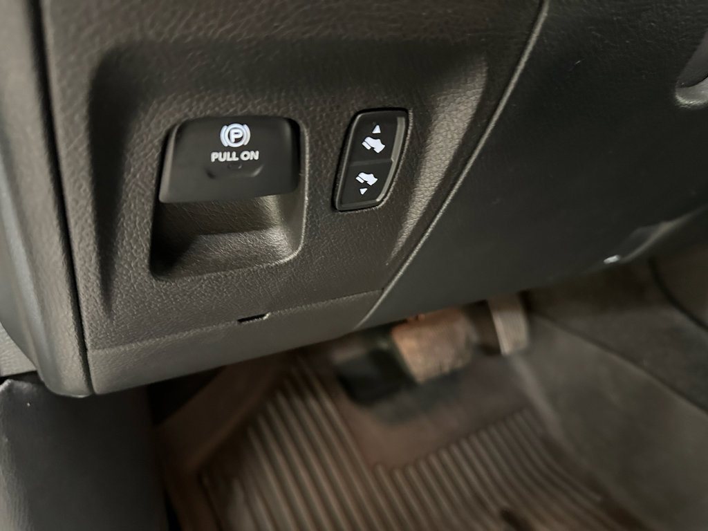 Used 2022 RAM 1500 Big Horn w/ Night Edition AWD/4WD image 32