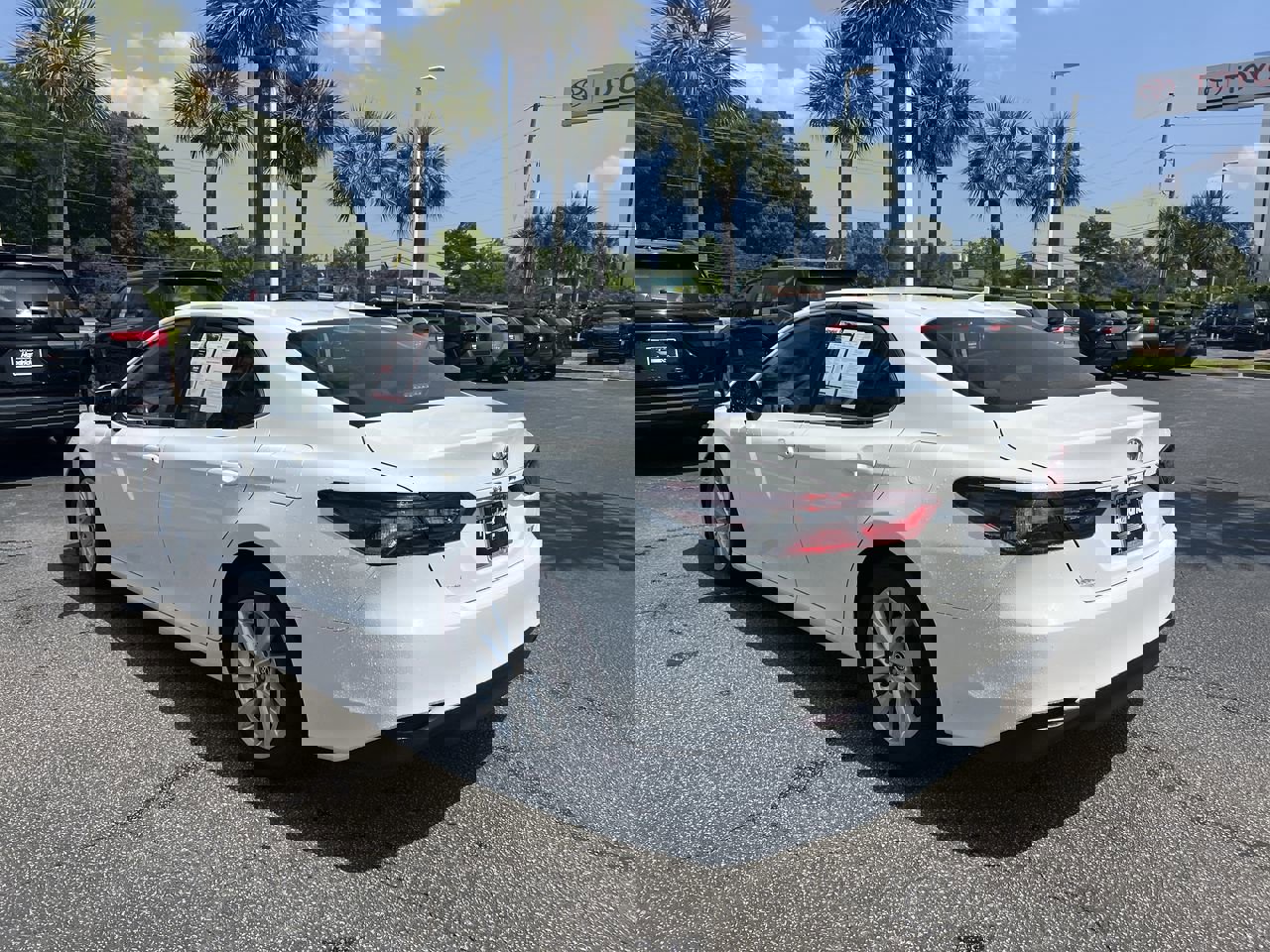 Used 2024 Toyota Camry LE FWD image 8