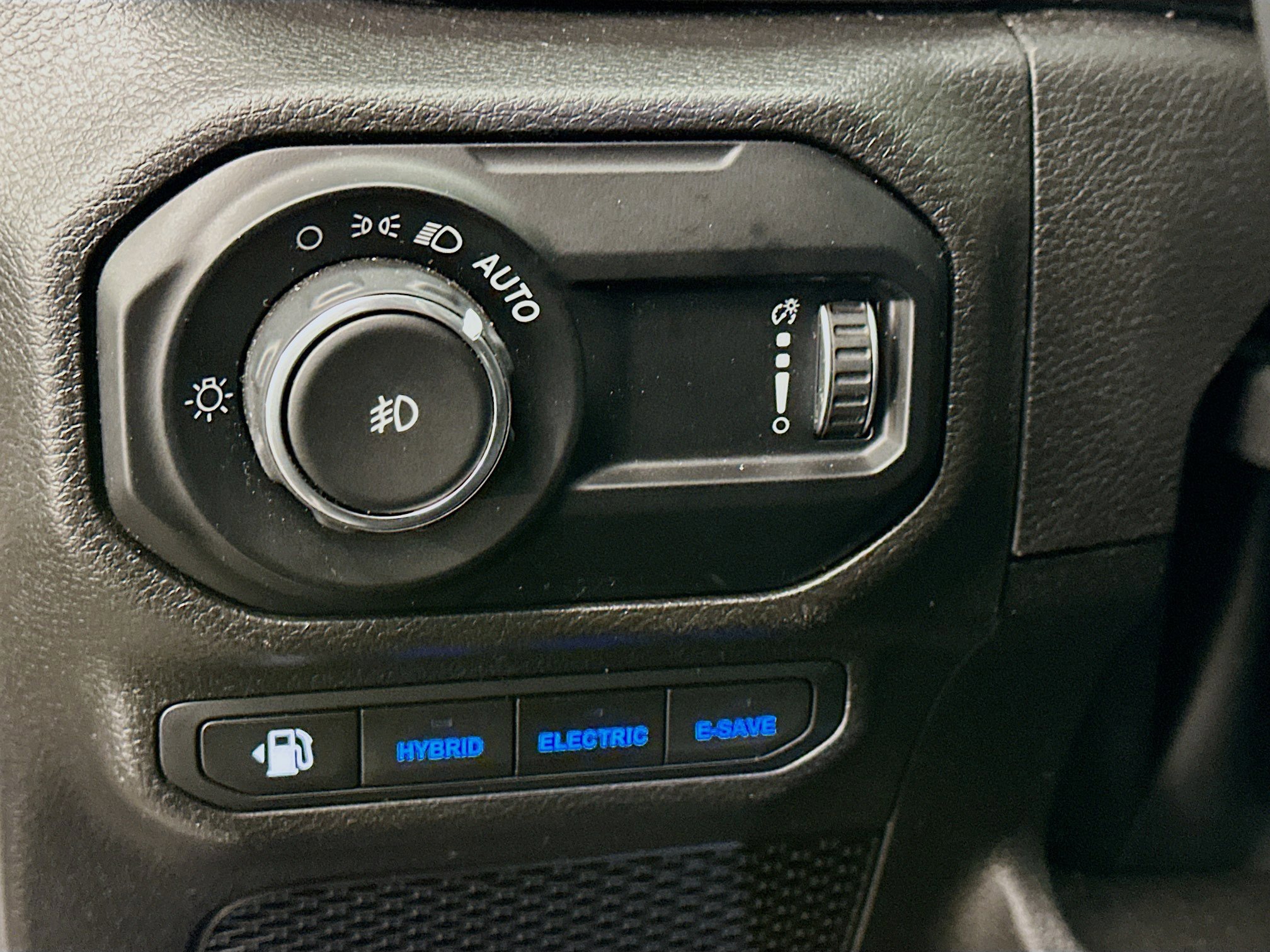 Used 2023 Jeep Wrangler Unlimited Rubicon 4xe w/ Cold Weather Group image 17