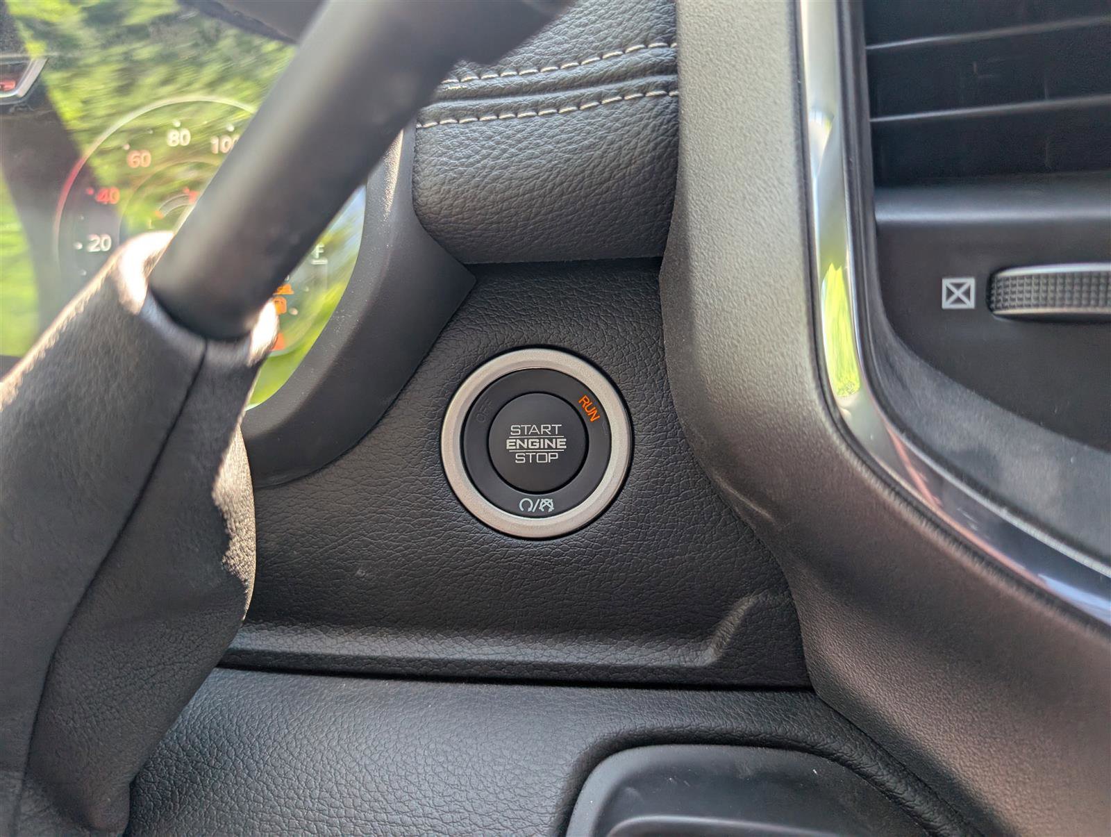 New 2025 RAM 2500 Laramie AWD/4WD image 22