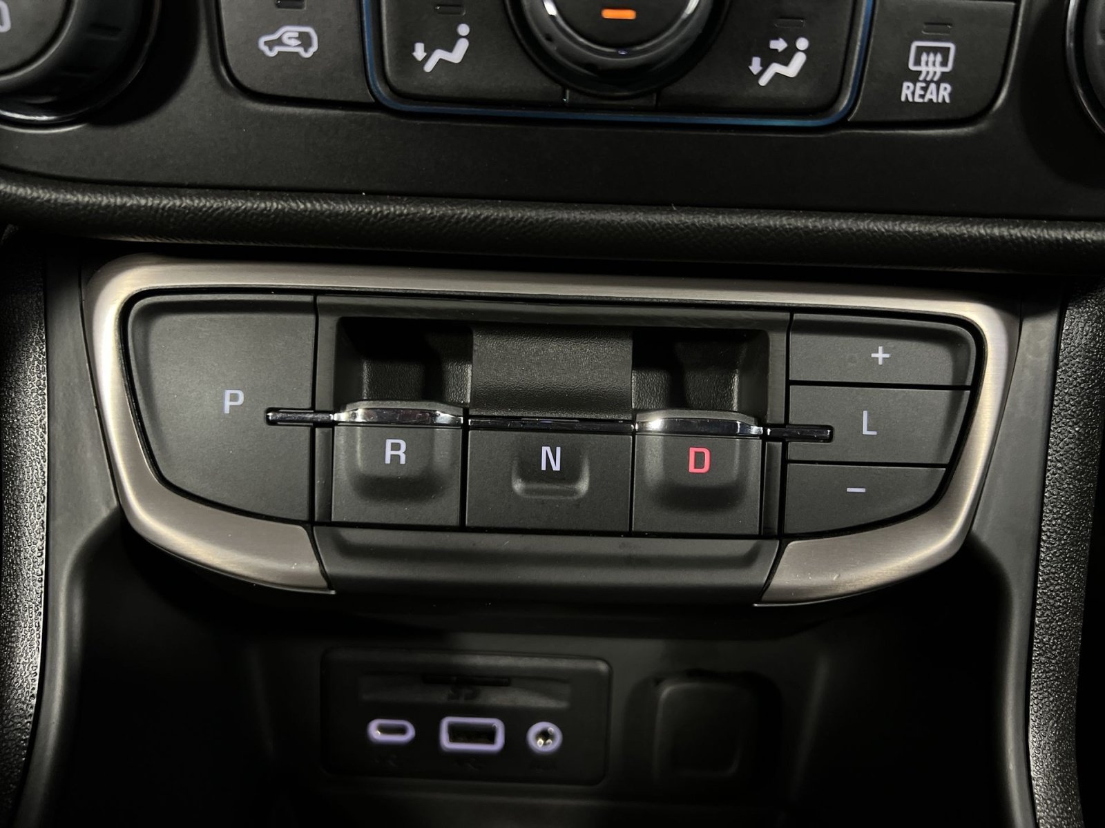 Used 2023 GMC Terrain Denali w/ Denali Premium Package AWD/4WD image 22