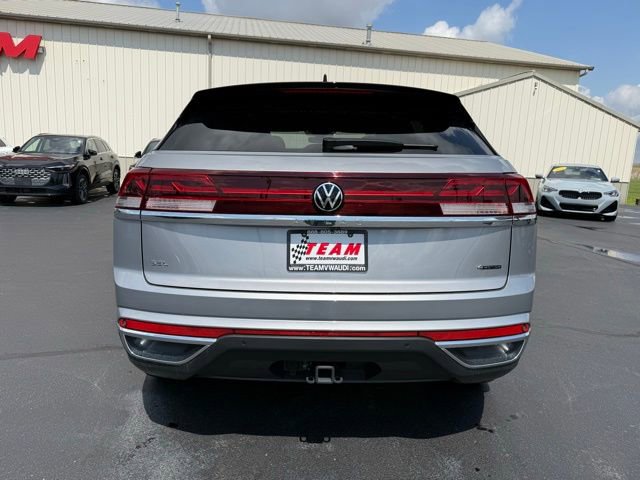 Certified 2025 Volkswagen Atlas Cross Sport SEL AWD/4WD image 6