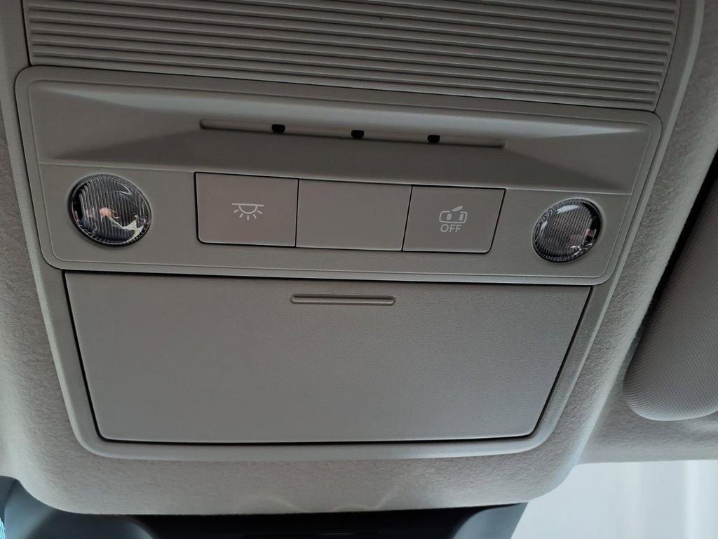 Used 2025 Nissan Kicks SR image 27