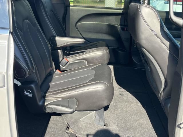 Used 2025 Chrysler Pacifica Select FWD image 23