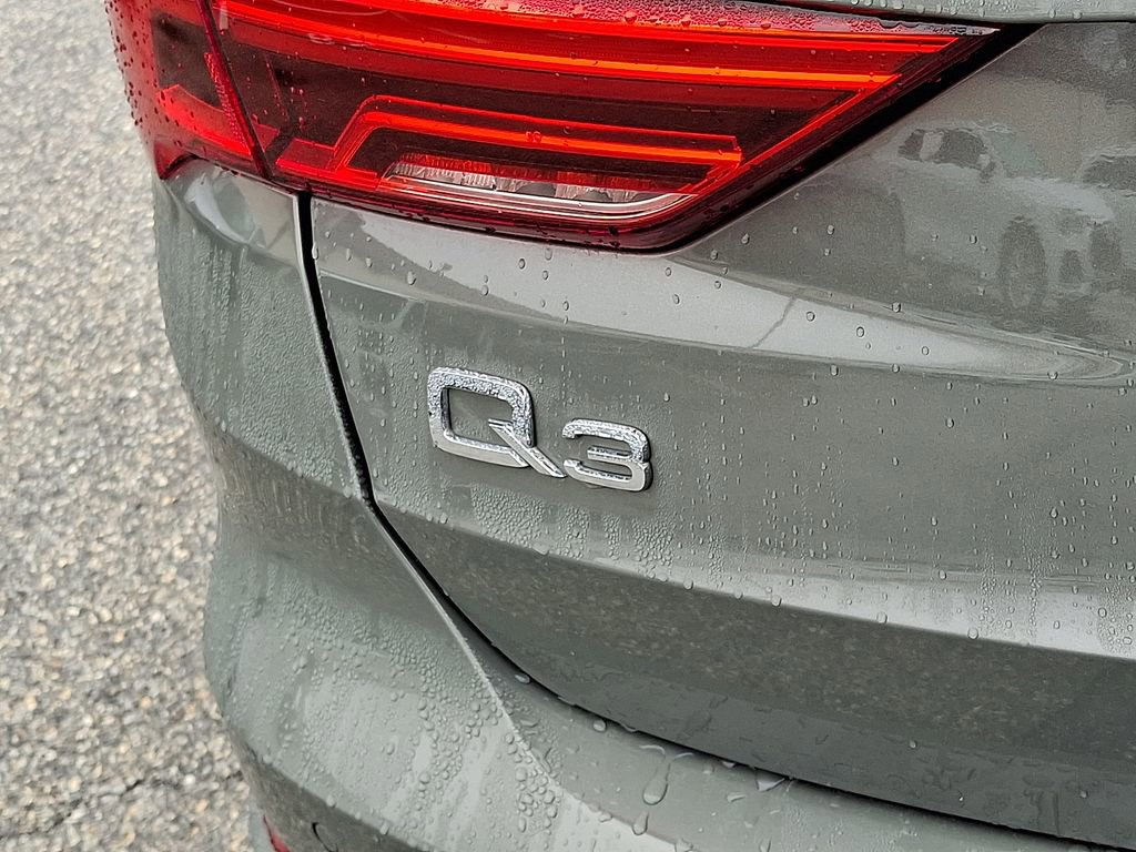 Used 2023 Audi Q3 2.0T Premium w/ 19" Wheel Package AWD/4WD image 30