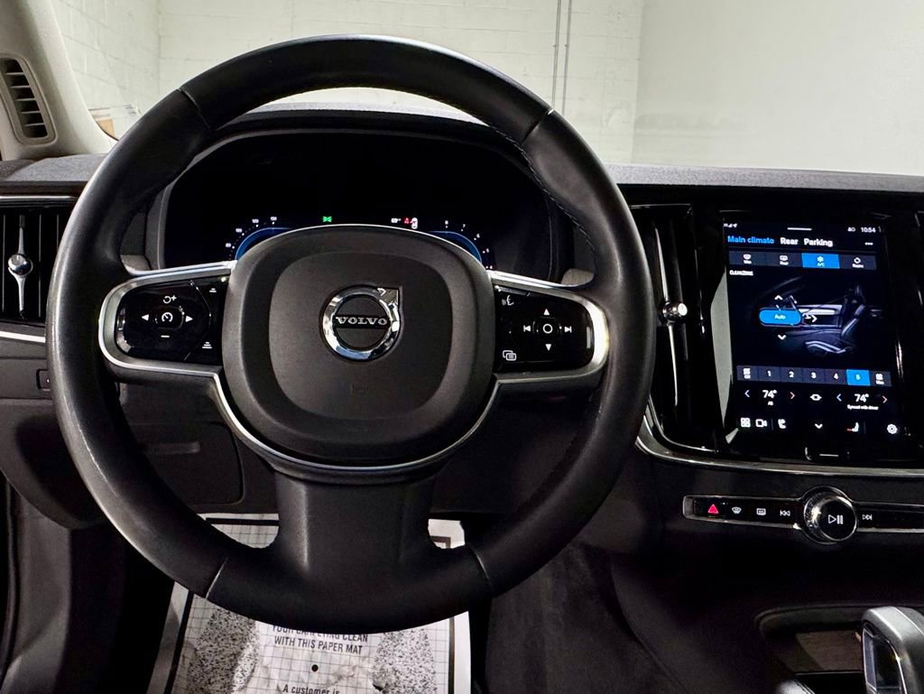 Used 2023 Volvo S90 B6 Plus image 15