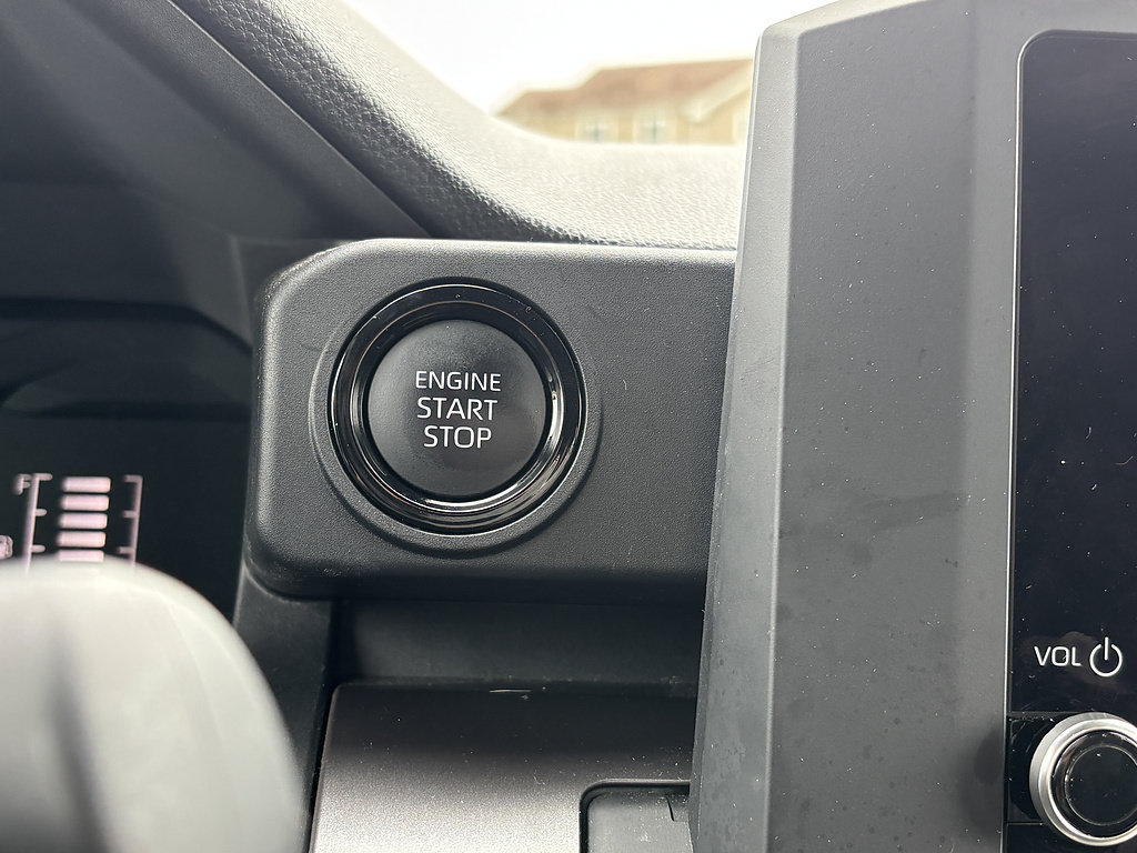 Certified 2026 Toyota Tacoma SR5 AWD/4WD image 22