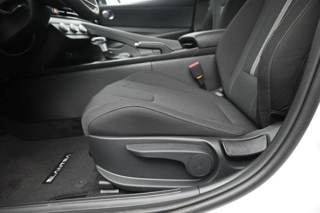 New 2026 Hyundai Elantra SE FWD image 22