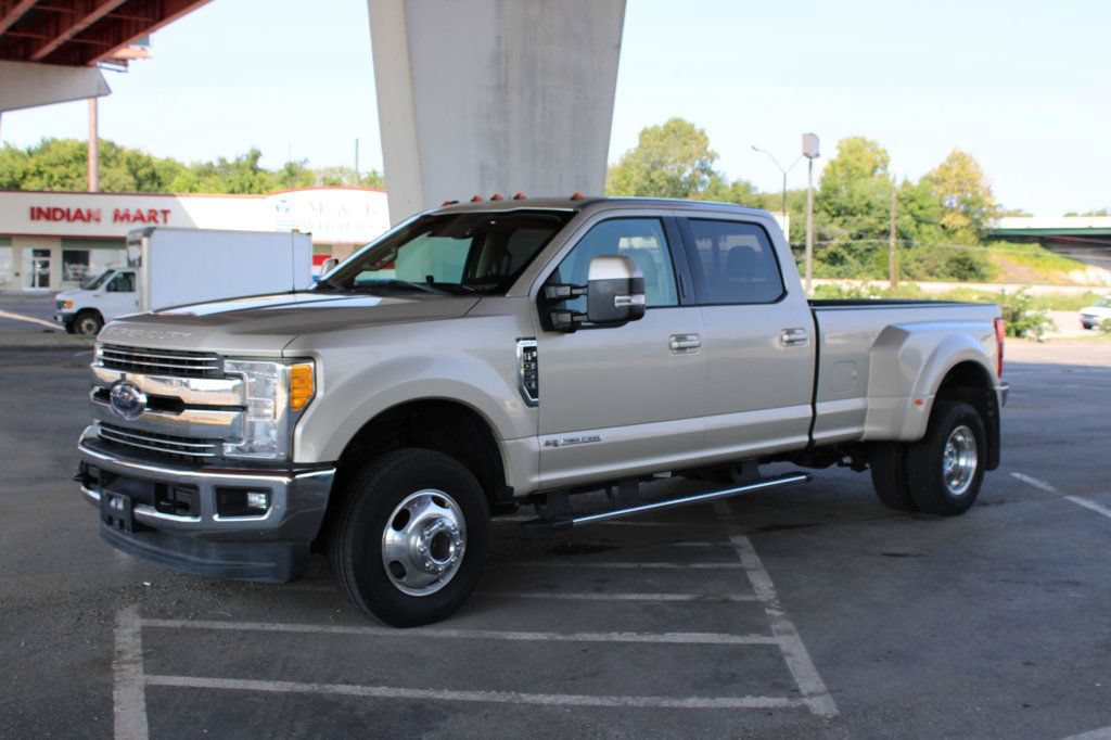 Used 2017 Ford F350 Lariat w/ Tow Technology Bundle AWD/4WD image 2