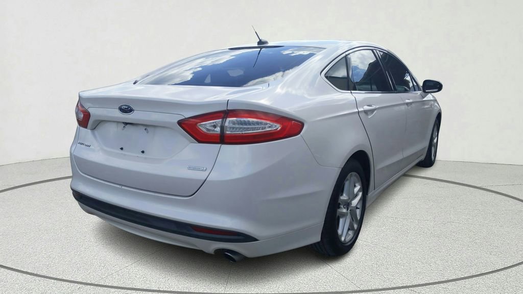 Used 2014 Ford Fusion SE w/ Equipment Group 202A FWD image 6