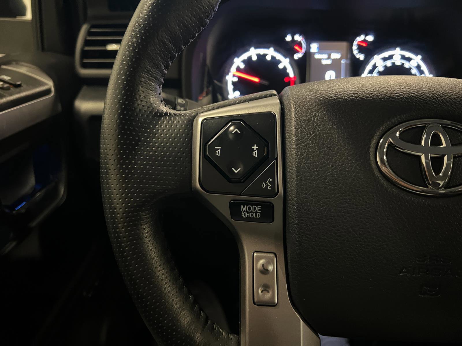 Used 2023 Toyota 4Runner Limited image 13