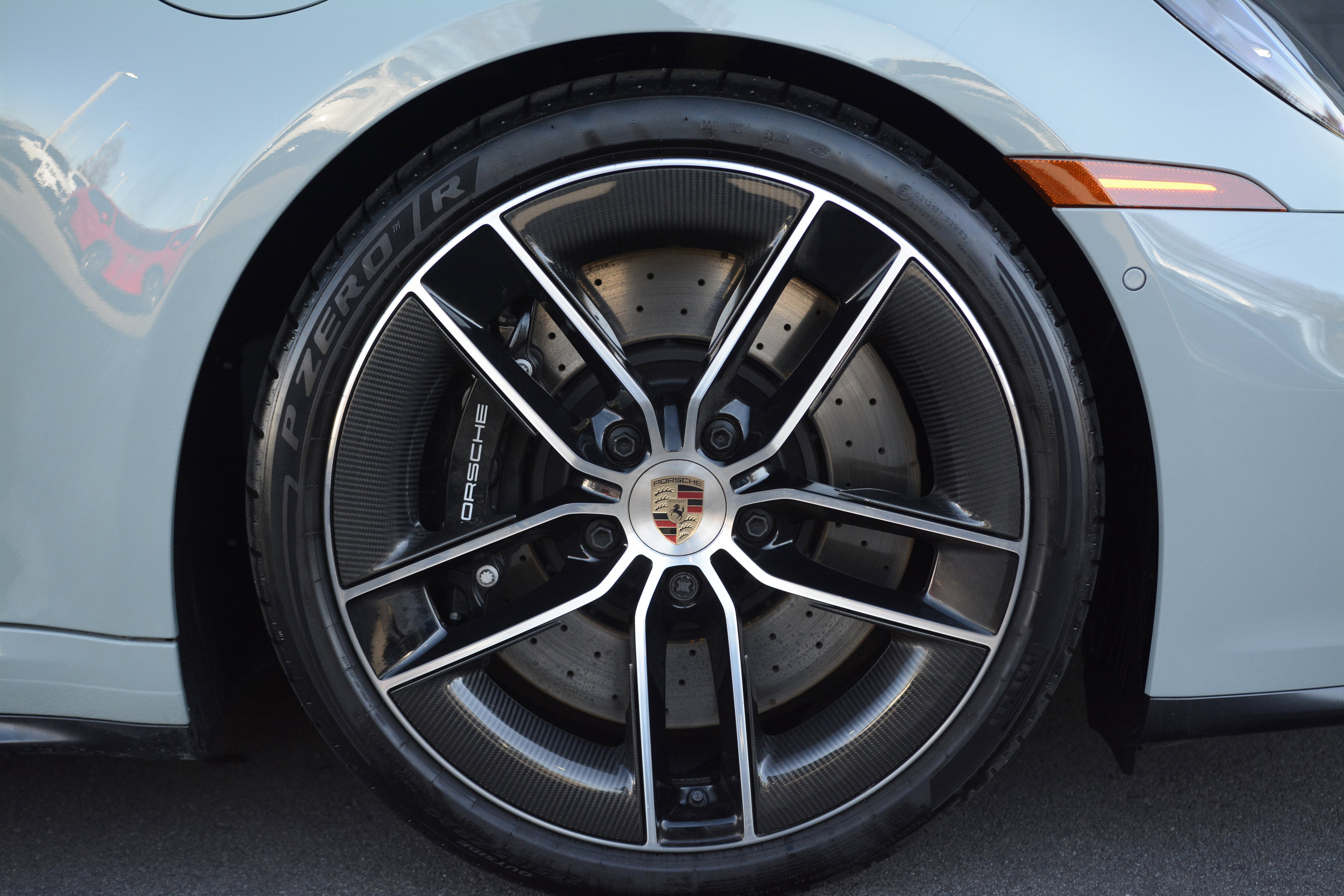 Certified 2025 Porsche 911 Carrera 4 GTS AWD/4WD image 33