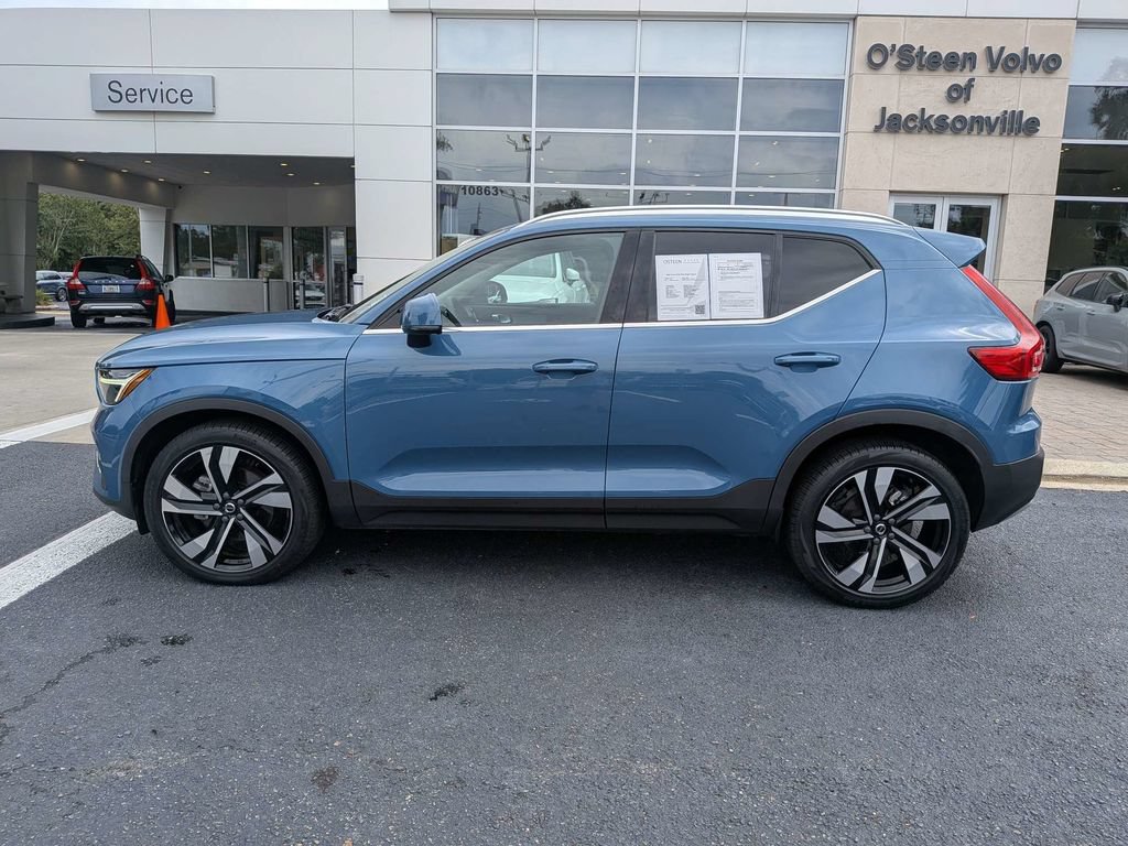 Certified 2023 Volvo XC40 B4 Plus w/ Protection Package Premier FWD image 3