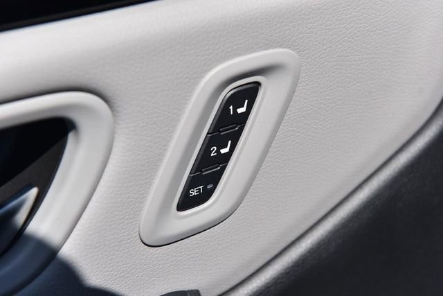 Used 2023 Honda Pilot EX-L image 9