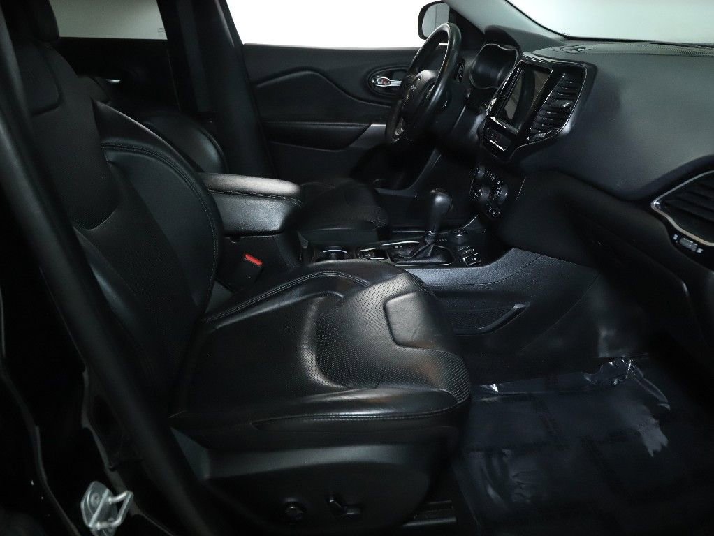 Used 2019 Jeep Cherokee Limited AWD/4WD image 36