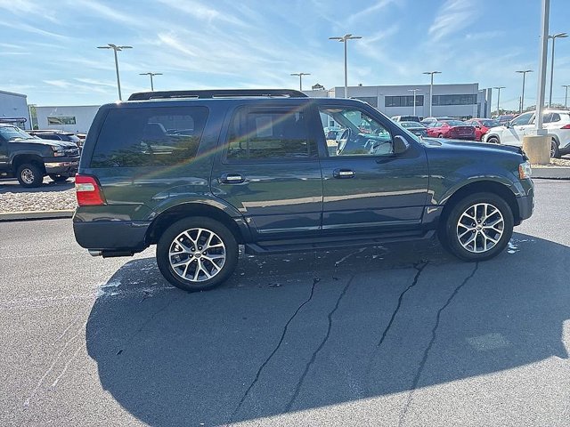 Used 2017 Ford Expedition XLT w/ Equipment Group 202A AWD/4WD image 6
