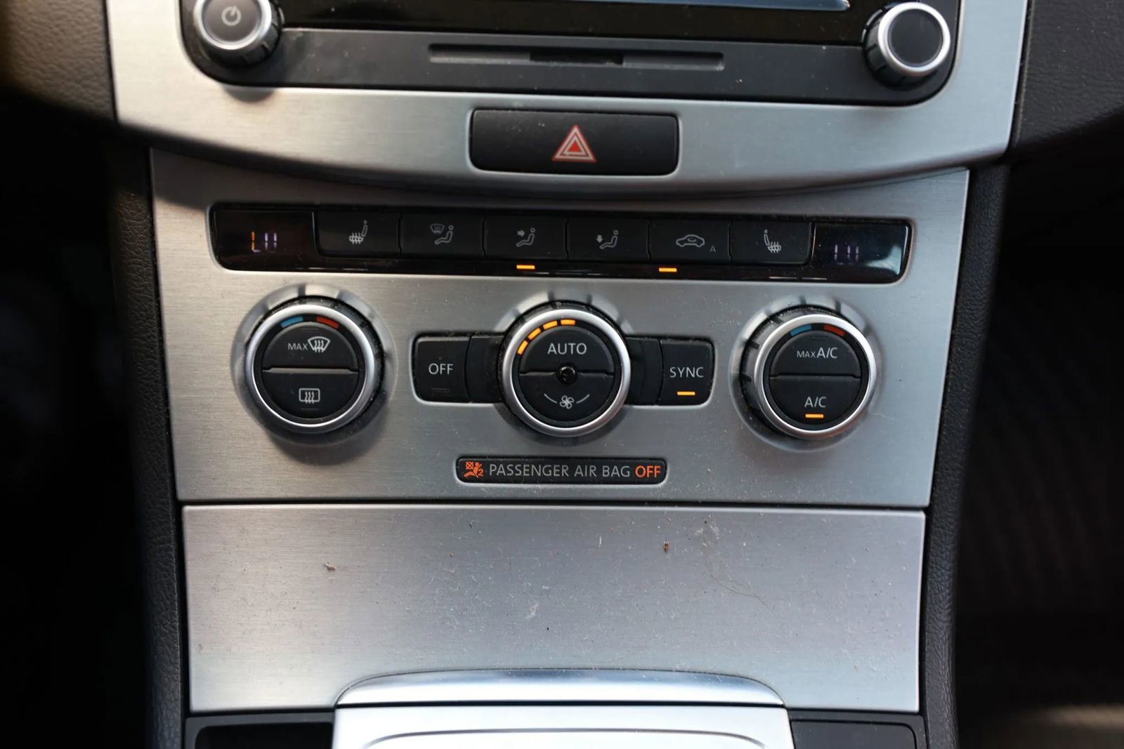 Used 2015 Volkswagen CC Executive FWD image 32
