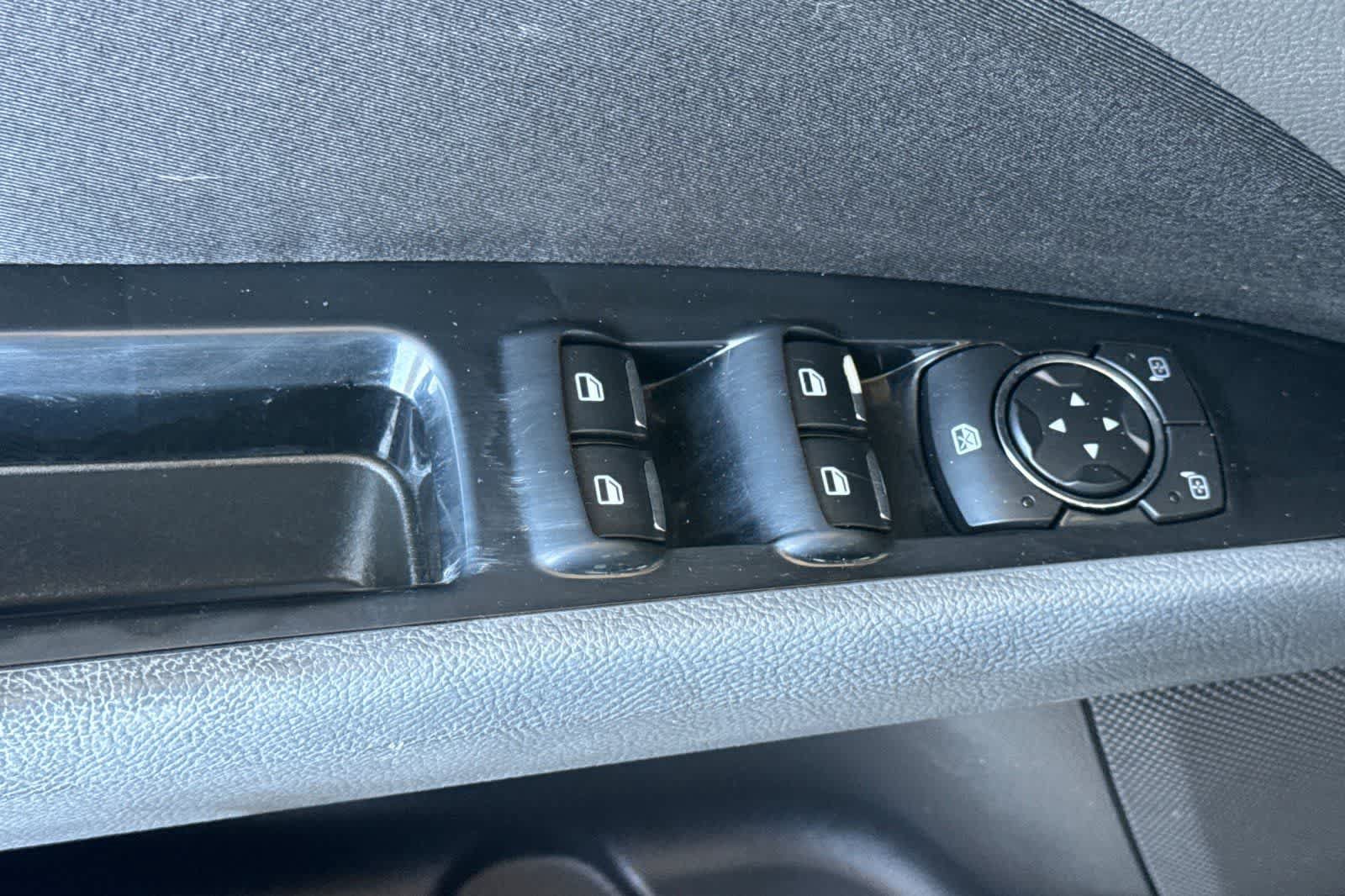 Used 2016 Ford Fusion SE FWD image 13