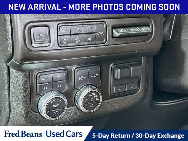 Used 2023 GMC Yukon XL Denali Ultimate AWD/4WD image 15