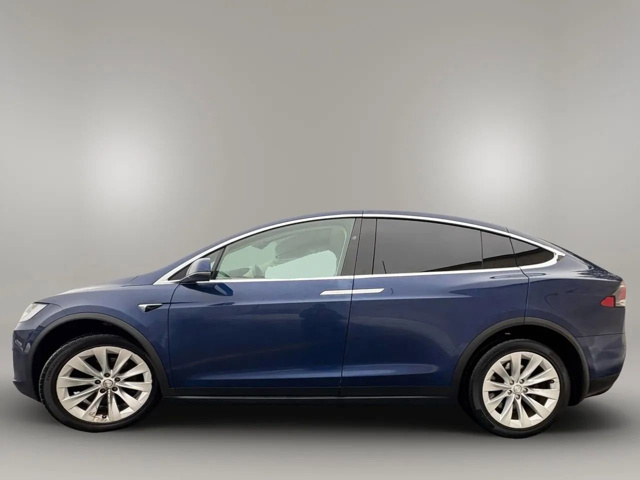 Used 2017 Tesla Model X 100D image 5