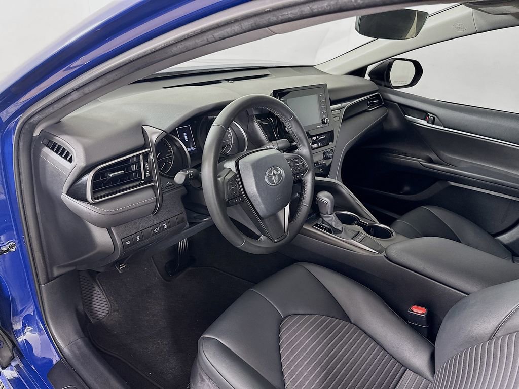Used 2023 Toyota Camry SE image 9