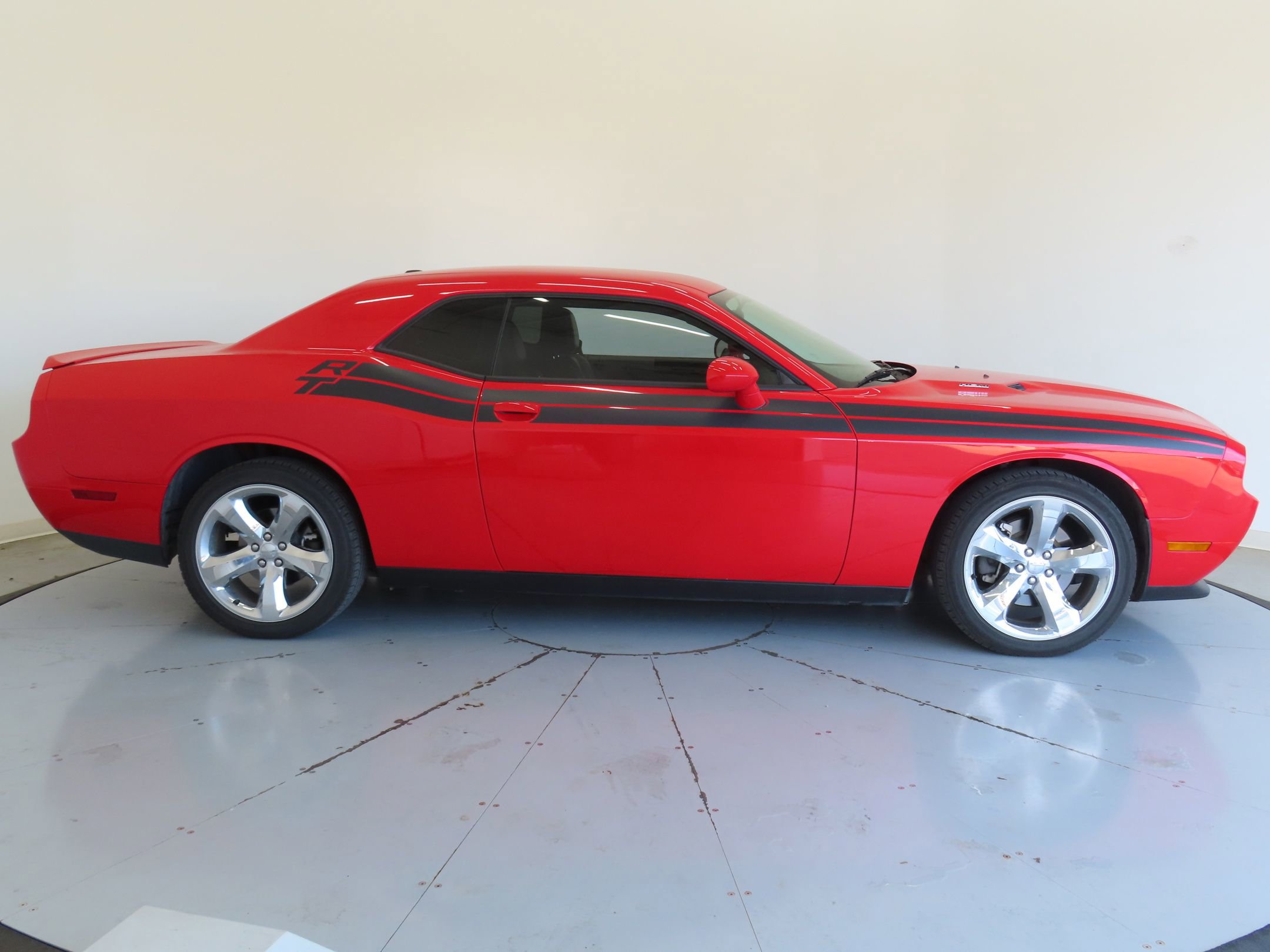 Used 2013 Dodge Challenger R/T Plus image 2