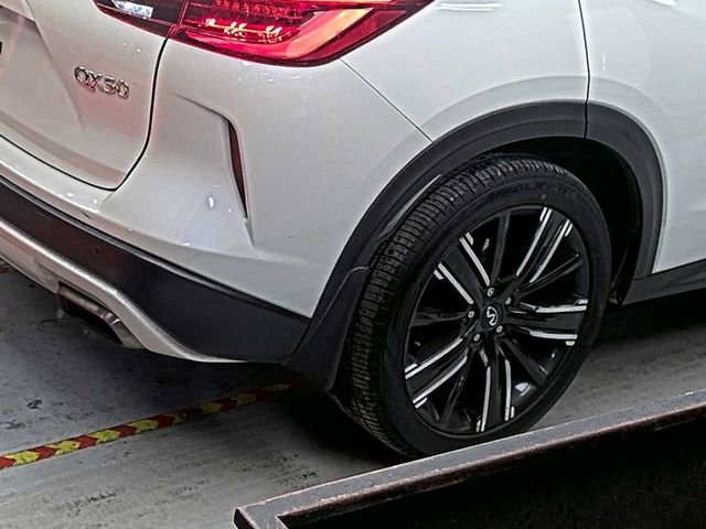 Used 2021 INFINITI QX50 Luxe w/ Appearance Package image 10