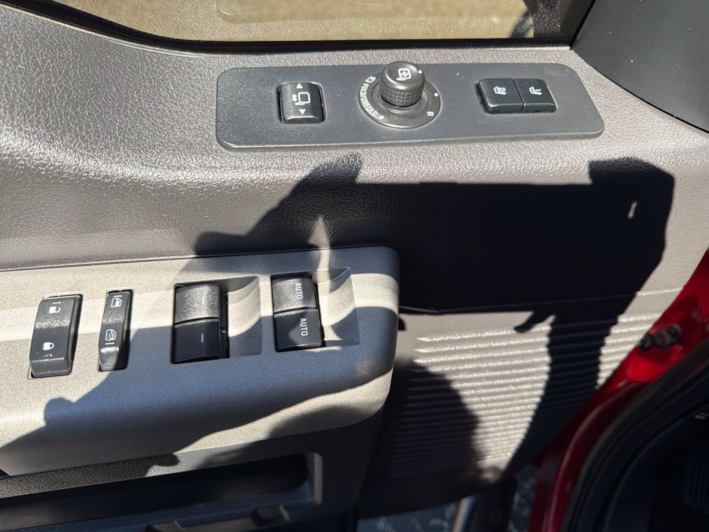 Used 2016 Ford F250 Lariat w/ Lariat Interior Package AWD/4WD image 16