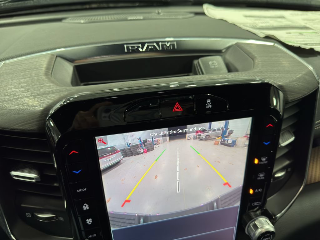 New 2025 RAM 2500 Laramie AWD/4WD image 33