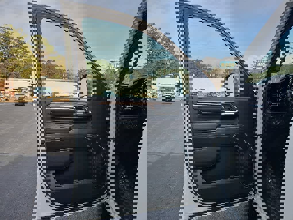 Used 2024 Chevrolet Silverado 2500 LT image 16