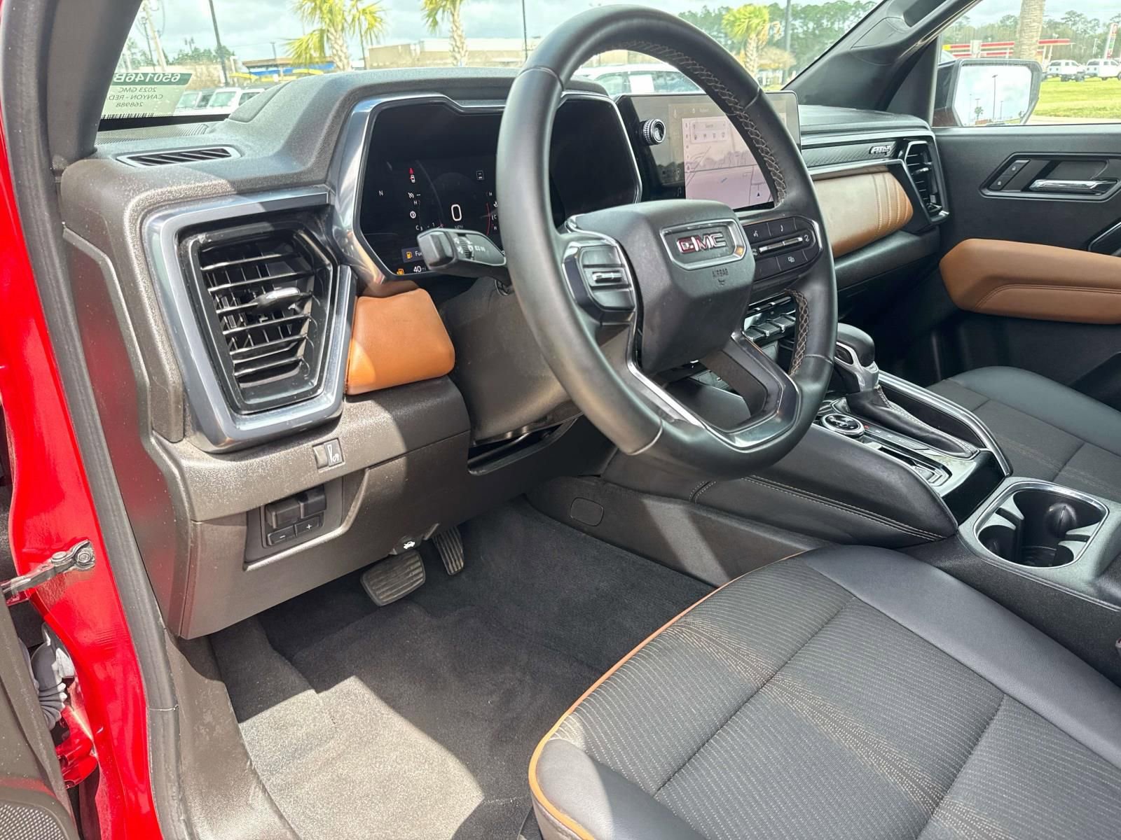 Used 2023 GMC Canyon AT4 image 17