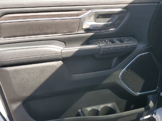 New 2026 RAM 1500 Laramie w/ Sport Appearance Package AWD/4WD image 15
