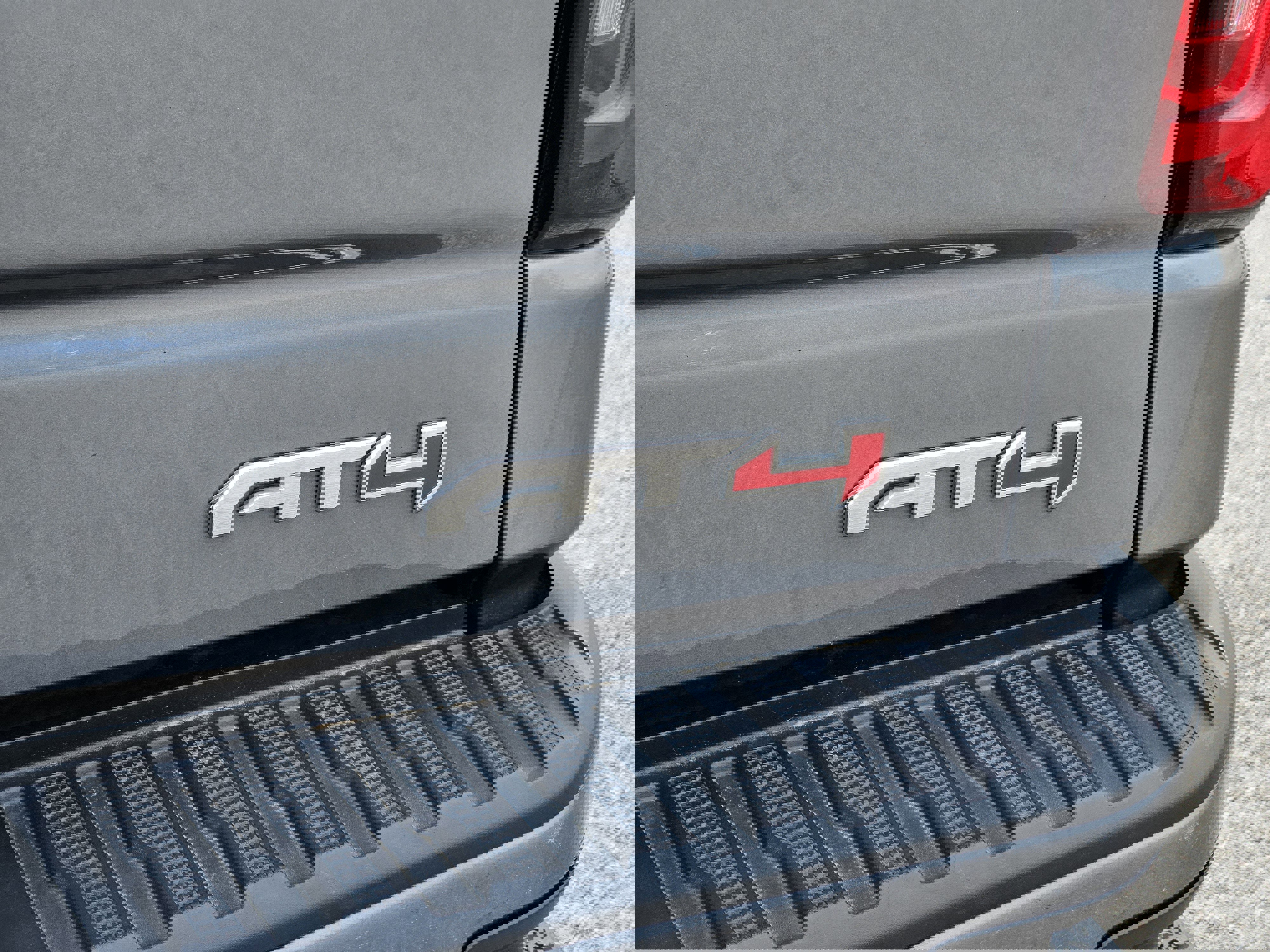 Used 2020 GMC Sierra 1500 AT4 w/ AT4 Premium Package image 8