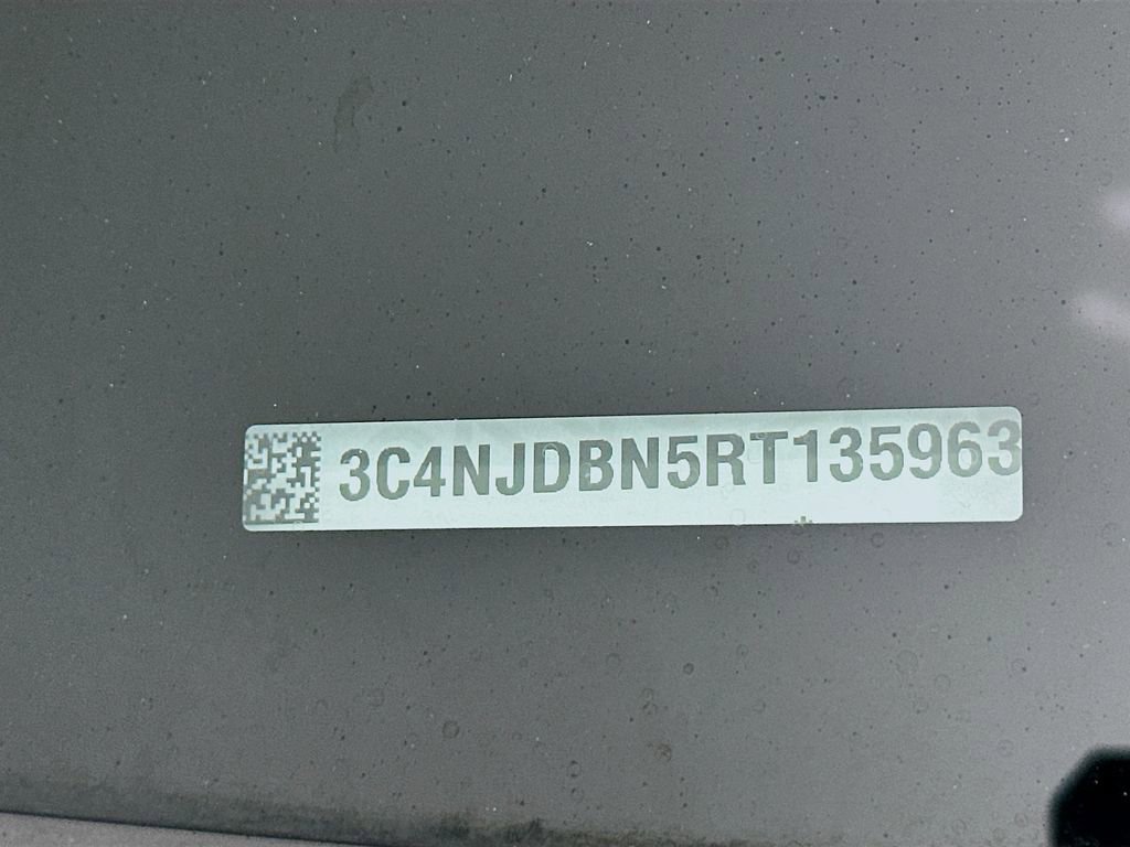 Used 2024 Jeep Compass Latitude image 29